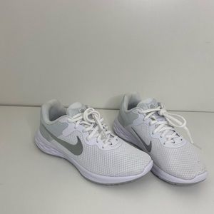 Women Nike Revolution 6 Next Nature, Size 7.5
